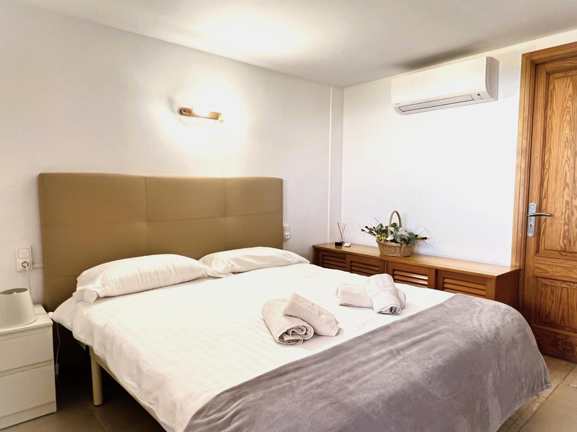 Apartamento Playa De Los Pinos Алкудия Екстериор снимка